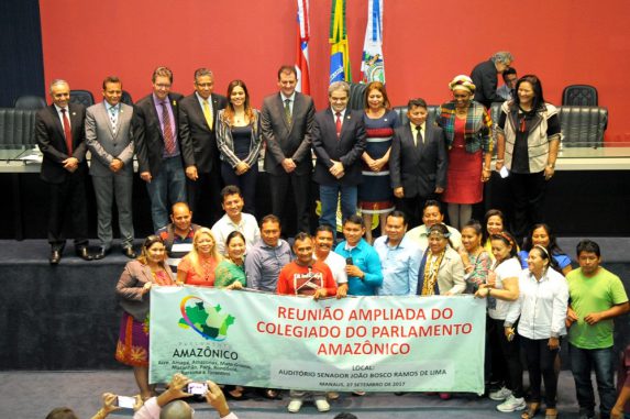 15_parlamento-amazonico_plenario-ep-573x381